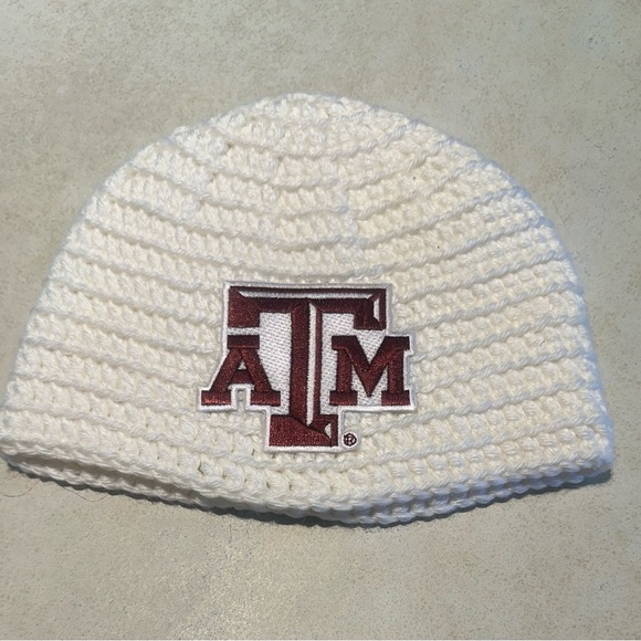 Texas A&M White Crocheted Beanie with A & M Logo Patch 9”W x 7 1/2” L Stretches - Picture 3 of 7